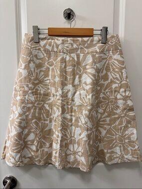 Gap A-Line Tropical Floral Print Summer casual to formal Skirt in Beige & White